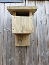 Load image into Gallery viewer, Robin Nest Box