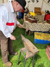Load image into Gallery viewer, Bracket for Bird Feeder  Wren